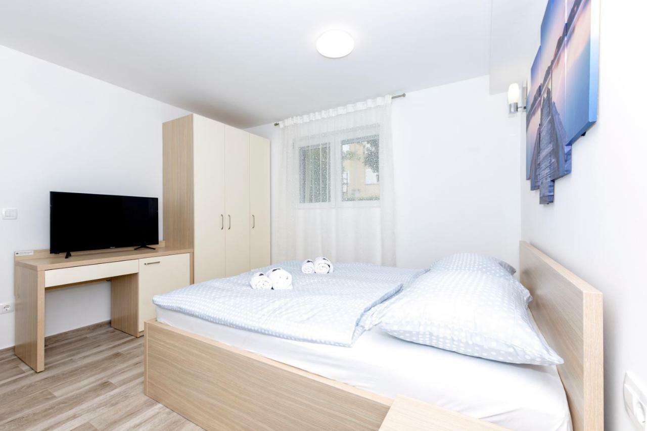 Apartments West Coast Спліт Екстер'єр фото