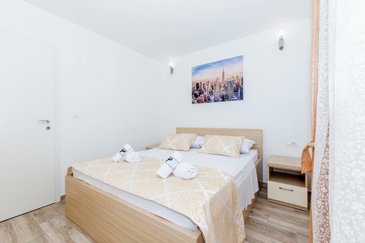 Apartments West Coast Спліт Екстер'єр фото